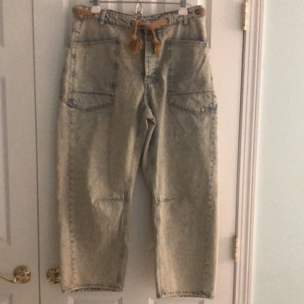 WE THE FREE Light Acid Wash Blue Denim Jeans Grommets Rope Belt 29